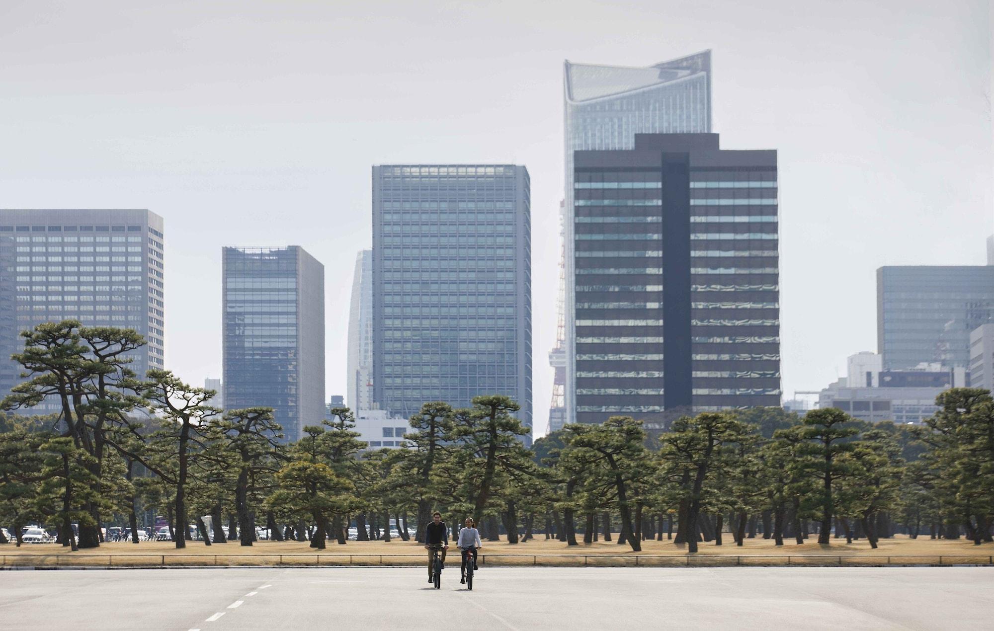 Oakwood Premier Tokyo Hotell Eksteriør bilde The skyline of the Gyeonggi-do government complex